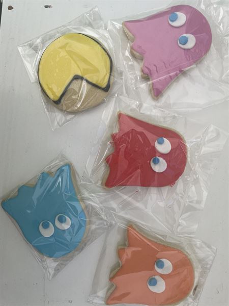 Auntie A's Cake Pops & Mama Wes's Cookies