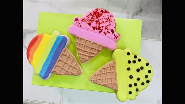 Auntie A's Cake Pops & Mama Wes's Cookies