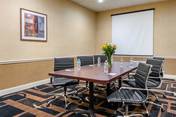 Quality Inn & Suites Riverfront