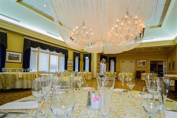 Four Bridges Country Club