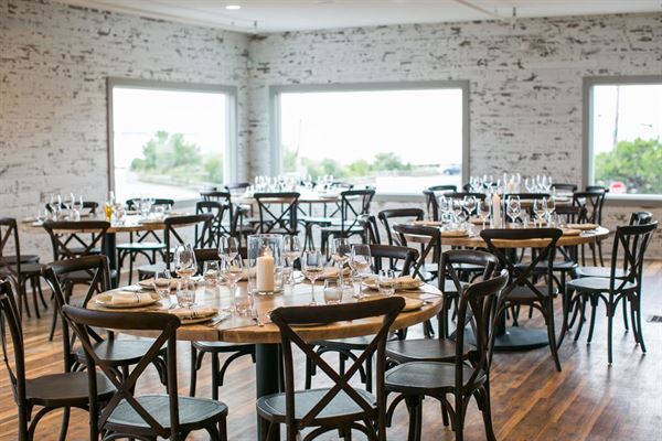 Daymark Bar & Restaurant