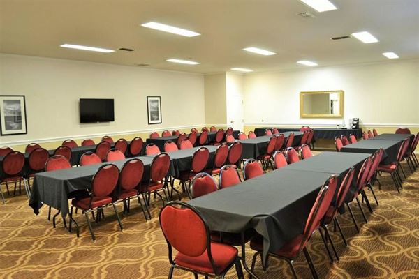 Ashmore Inn & Suites