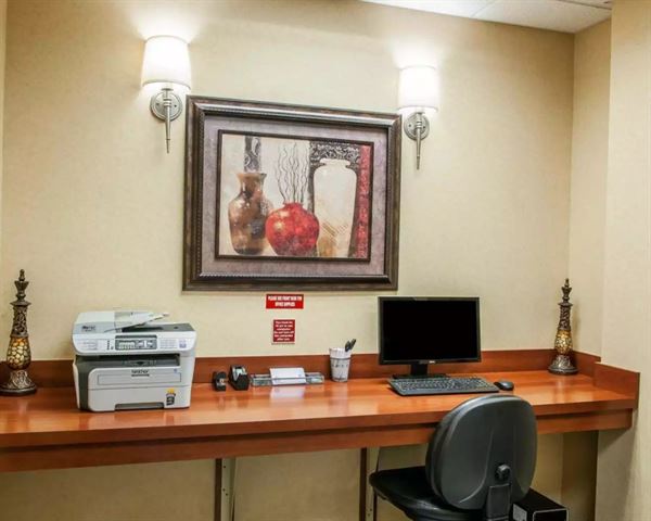 Comfort Suites Near Indianapolis Airport