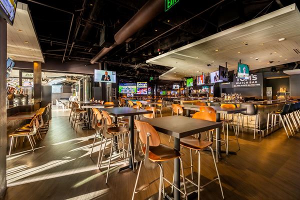 Tom's Watch Bar - Las Vegas