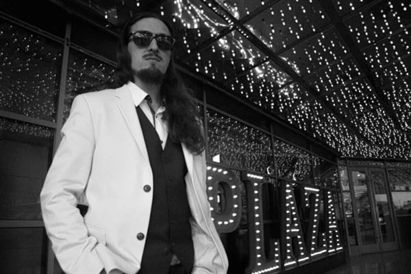 Hypnotist Hank Stone