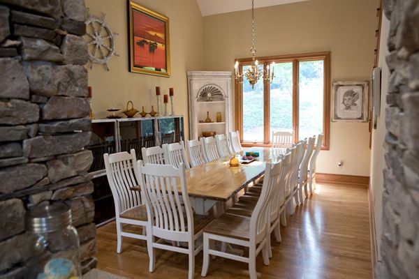 The Manor at Becks Lake , Bed & Breakfast