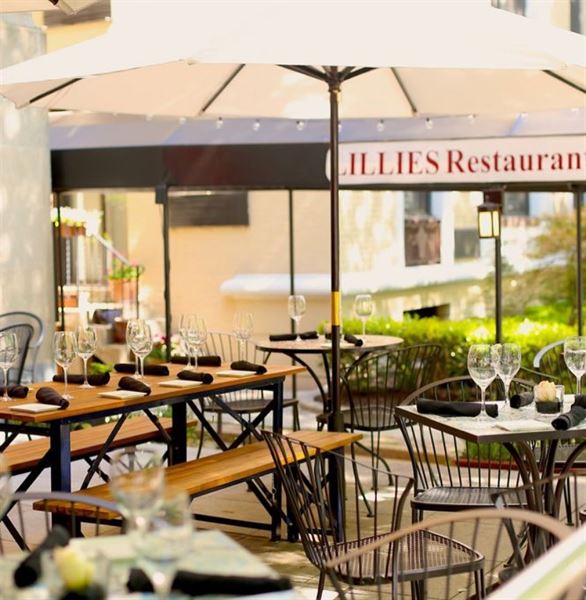 LiLLiES Restaurant and Bar