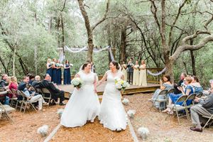 Wolfe Creek Wedding Dais