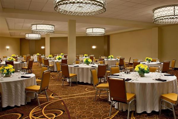 Sheraton Indianapolis Hotel at Keystone Crossing