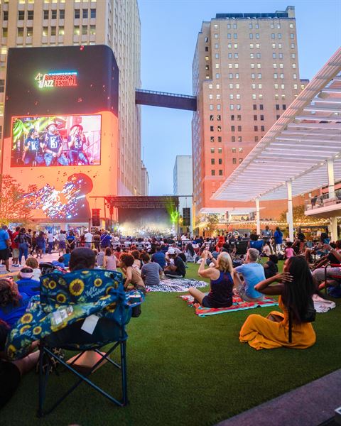 AT&T Discovery District