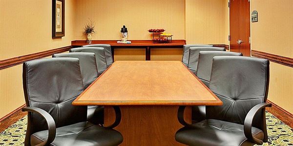 Holiday Inn Express & Suites Millington-Memphis Area