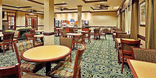Holiday Inn Express & Suites Millington-Memphis Area