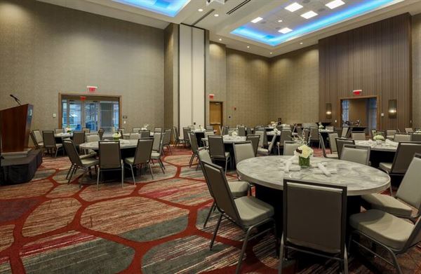 DoubleTree by Hilton Evansville