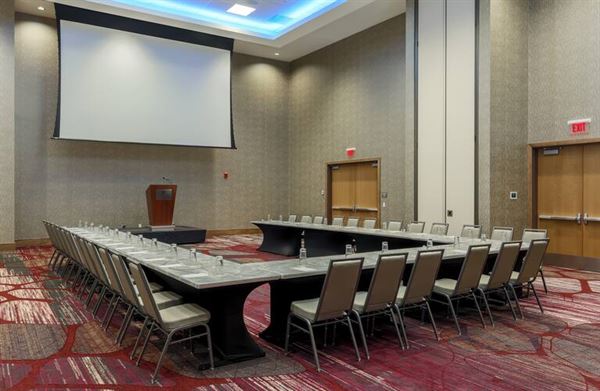 DoubleTree by Hilton Evansville