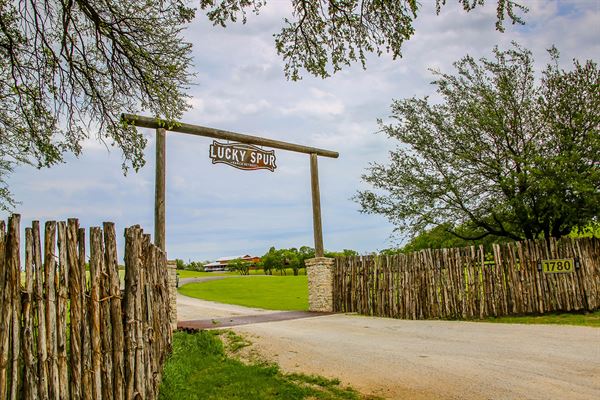 Lucky Spur Ranch Retreat