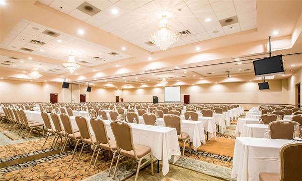 Clarion Inn & Waterford Conference Center