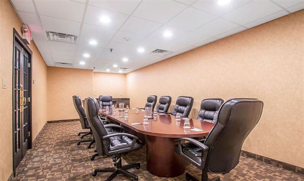 Clarion Inn & Waterford Conference Center