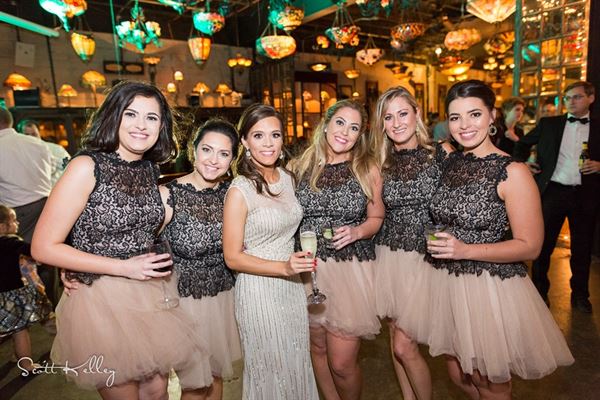 Nouveau Antique Art Bar