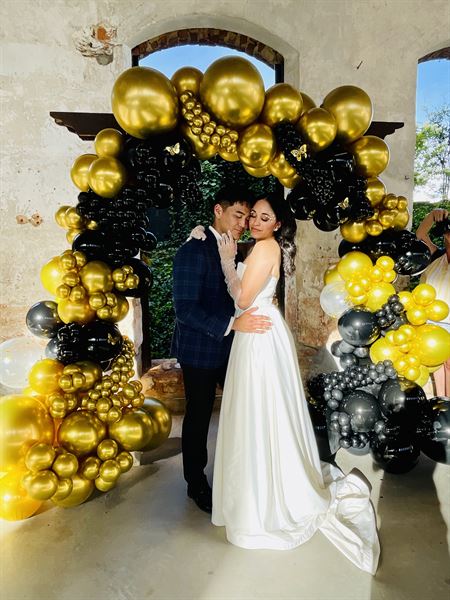 Oh She Popping! Balloon Decor