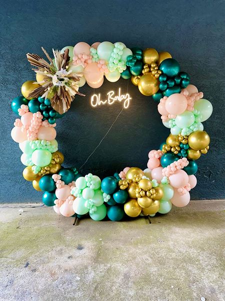 Oh She Popping! Balloon Decor