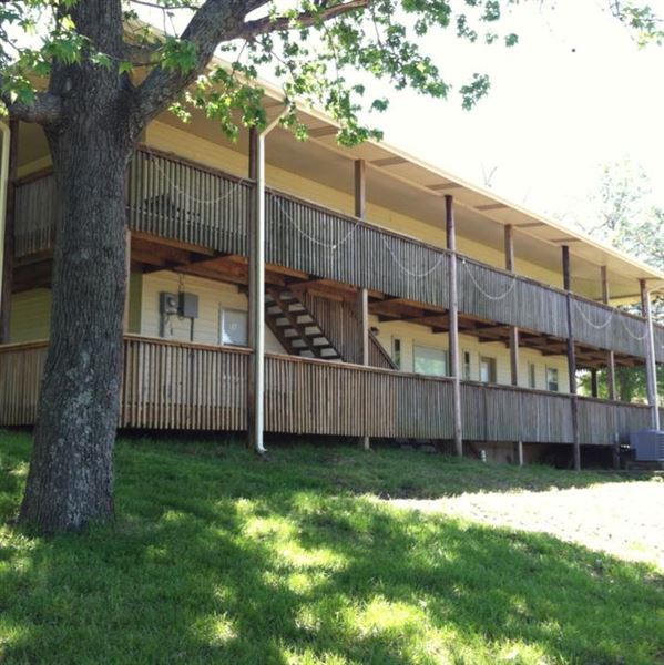 The Lodge At 6 Mile Lake