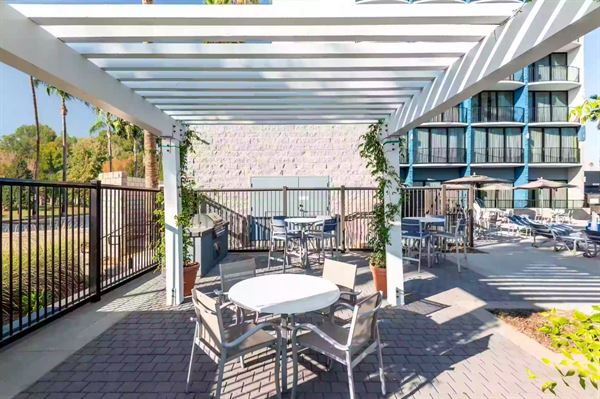 Holiday Inn Express & Suites Santa Ana