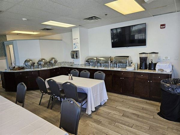 Beachcomber Beachfront Hotel