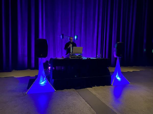 The Quake Mobile DJ