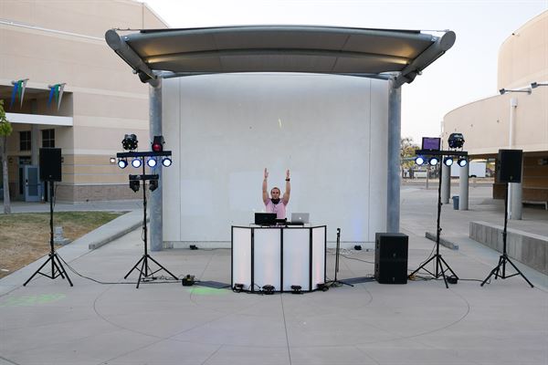 Golden Gate Sunrise Entertainment