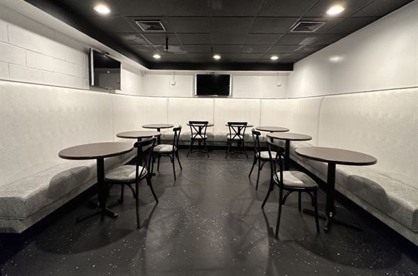 Dream Upscale Lounge