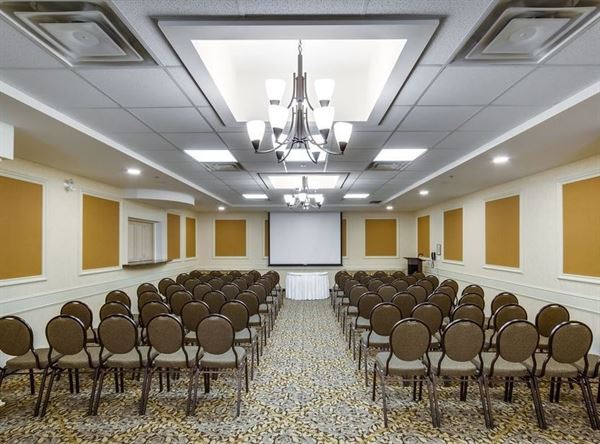 Monte Carlo Inn Barrie Suites