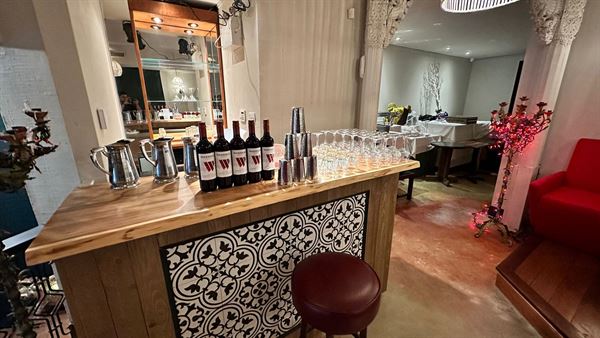 Chez Dévi's Private Floor