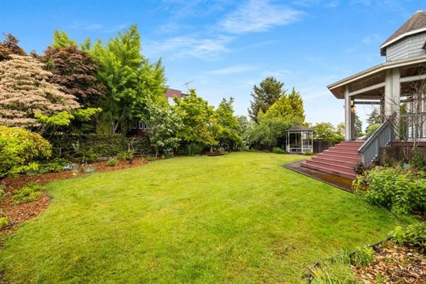 The Garden House By Work and Play Lounge