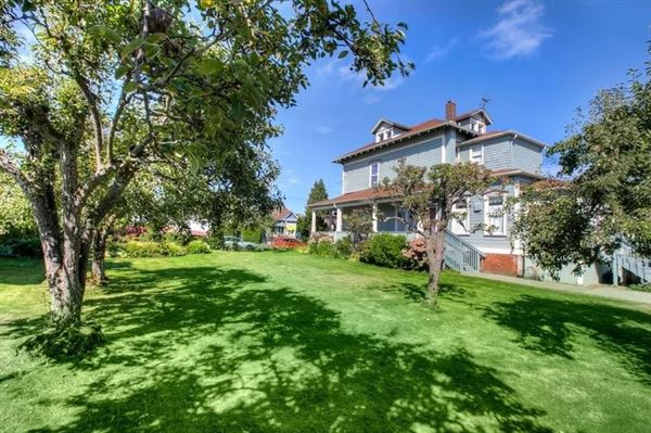 The Garden House By Work and Play Lounge