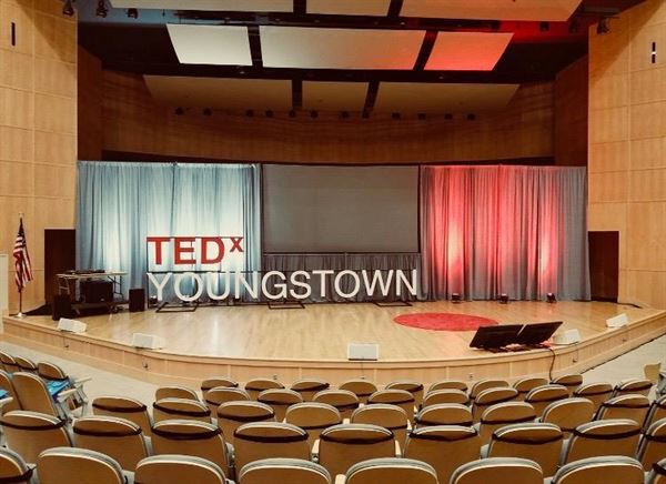 DeYor Performing Arts Center