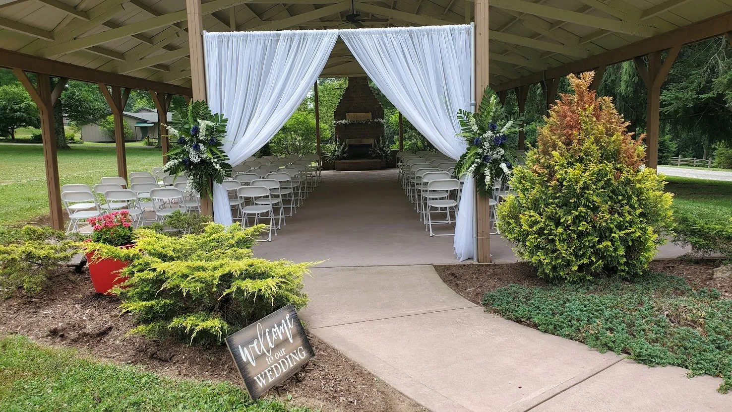 Foggy Mountain Lodge & Pub