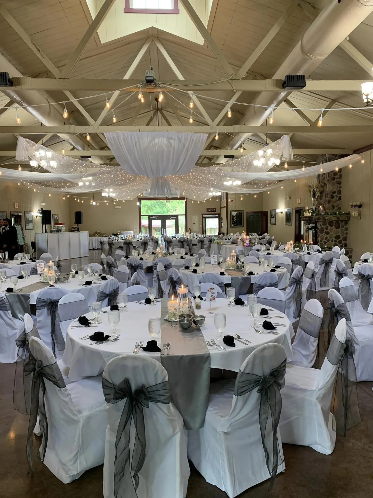 Foggy Mountain Lodge & Pub