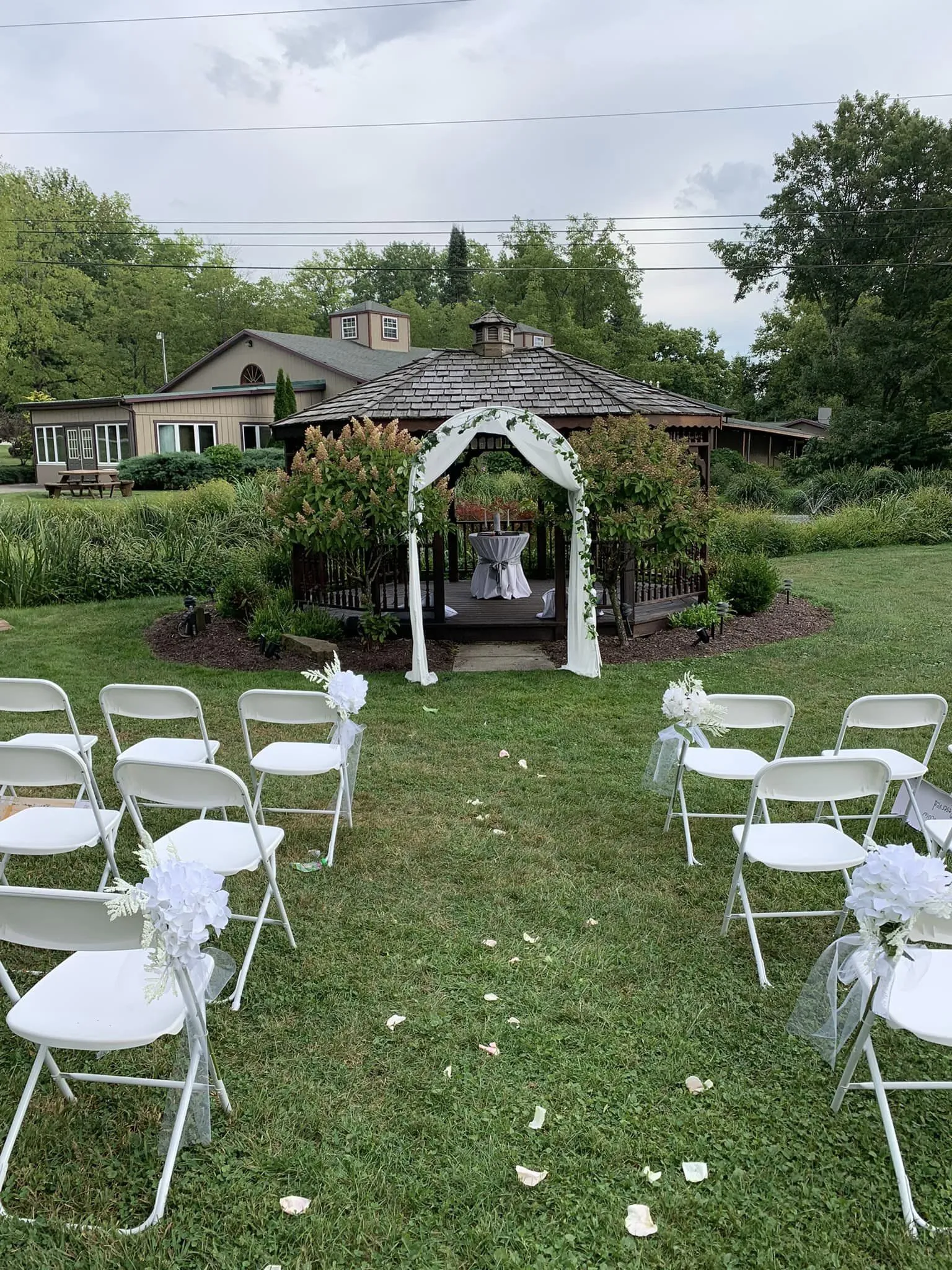 Foggy Mountain Lodge & Pub