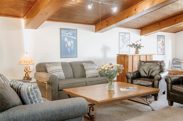 Tyrolean Village Resorts at Blue Mountain