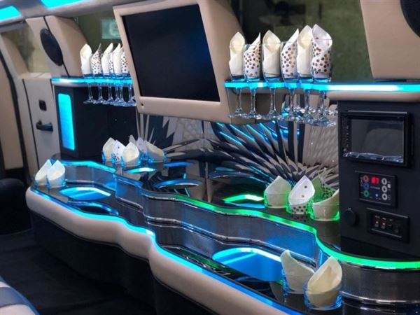 Aadvanced Limousines