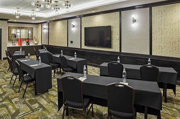 DoubleTree by Hilton Hotel Denver