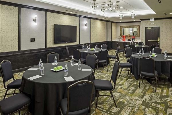 DoubleTree by Hilton Hotel Denver