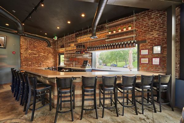 Briar Common Brewery   Eatery