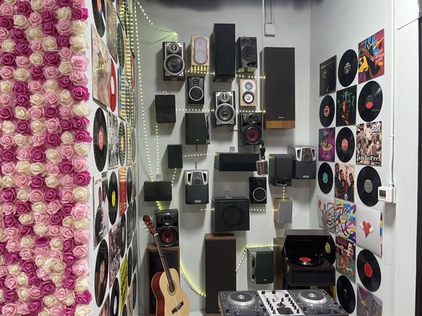 Oakland Park Selfie Museum