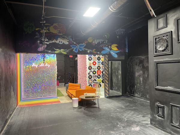 Oakland Park Selfie Museum