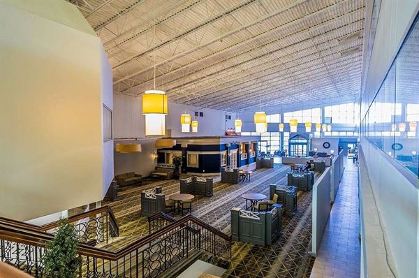 Gateway Hotel & Convention Center