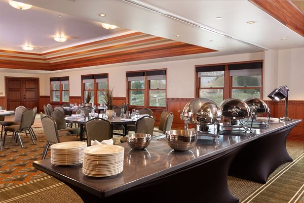 Mammoth Hot Springs Hotel & Cabins