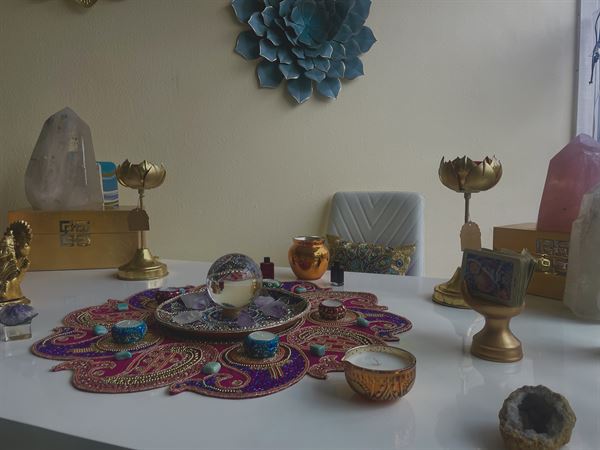 the psychic of tarzana village