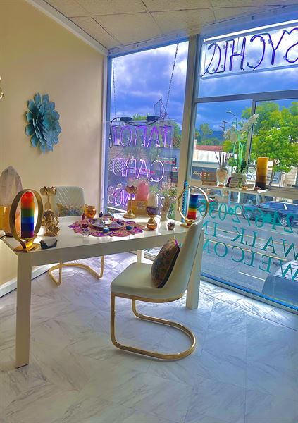 the psychic of tarzana village