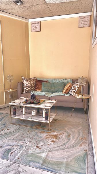 the psychic of tarzana village